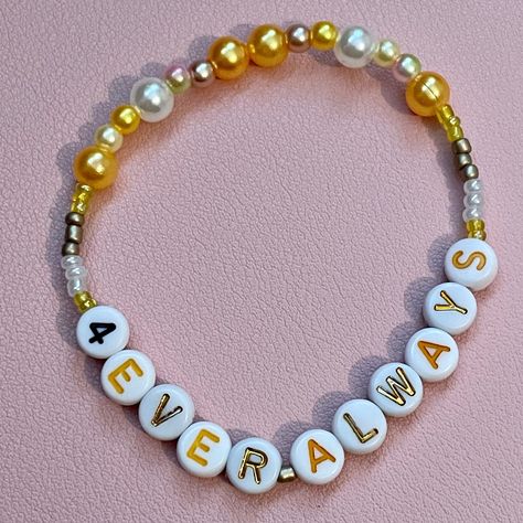 #Friendship_Bracelets #Fearless_Taylor's_Version #Fearless_Era #Bracelet_Pack 13 Taylor Swift Bracelet, Taylor Swift Bracelets Fearless, Fearless Taylor's Version, Fearless Tv, Taylor Swift Bracelets, Music Bracelet, Swift Bracelets, Fearless Era, Preppy Jewelry