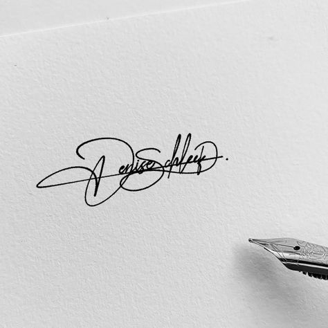 Signature Ideas D Letter, D Signature Ideas, Layout Insta, Taehyung Art, Heart Signature, D Signature, Handwriting Template, Lip Lightening, Taehyung's Art