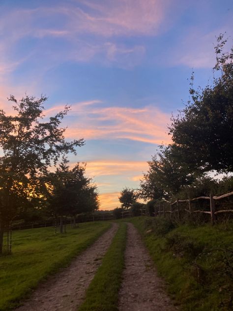 Sunset, pink sky, orange sky, trail, walk, nature, cotswolds, aesthetic, evening, sky Nature, Evening Walks Aesthetic, Evening Walk Aesthetic, Cotswolds Aesthetic, Aesthetic Evening Sky, Sunset Pink Sky, Sunsets Aesthetic, Aesthetic Evening, Sunset Walk