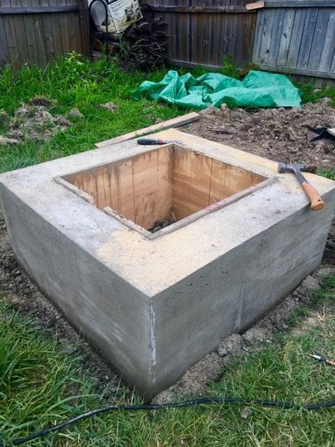 how to make a concrete fire pit Gazebo Diy, Patio With Fire Pit, Make A Fire Pit, Concrete Fire Pit, Fire Pit Materials, Stepping Stones Diy, Fire Pit Furniture, Fire Pit Ring, Garden Globes