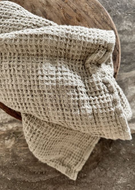 Textiles Linen Bath Towels, Hand Towels Bathroom, Pinterest Room Decor, Mood And Tone, Wash Cloth, Luxury Towels, Towel Collection, Eco Friendly Living, Linen Throw