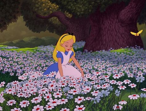 Cartoons & Moods on Instagram: “Alice in Wonderland, 1951 🌸” Disney Movie Scenes, Alice In Wonderland 1951, Alice In Wonderland Aesthetic, Arte Sailor Moon, Disney Characters Videos, 디즈니 캐릭터, Disney Collage, Disney Gif, Walt Disney Animation