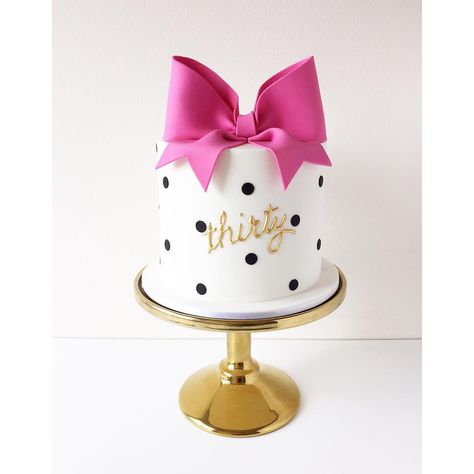 Polka Dot Cake, Dot Cake, Polka Dot Cakes, Decoration Patisserie, Mini Torte, Bee Cakes, 카드 디자인, Occasion Cakes, Fancy Cakes