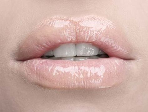 Best Lip Plumper, Pale Lips, Minimize Wrinkles, Anti Aging Makeup, Sweet Lips, Girls Lips, Natural Lipstick, Light Film, Flawless Beauty