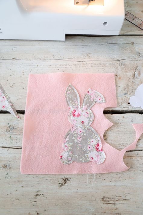 how to make an easter bunny Tela, Easy Easter Projects For Kids, How To Sew A Bunny, Easter Bunnies To Sew, Bunny Rabbit Sewing Pattern Free, Easter Fabric Projects, Bunny Templates Printable Free Pattern, Bunny Pattern Sewing Free, Fabric Bunny Pattern Free