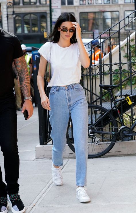 Kendall Jenner Basic Outfit, Kendall Jenner Outfits Summer, Kendall Jenner Outfits Street Styles, Kendall Jenner Casual Outfits, Kendall Jenner Estilo, Kendall Jenner Outfits Casual, Stile Kendall Jenner, Estilo Jenner, Kendall Jenner Street Style