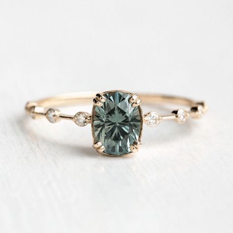 teal sapphire engagement ring with diamond clusters Most Beautiful Engagement Rings, Wedding Rings Simple, Dream Engagement Rings, Beautiful Engagement Rings, Sapphire Engagement, Vintage Engagement, Rings Simple, Engagement Rings Sapphire, Gold Engagement Rings