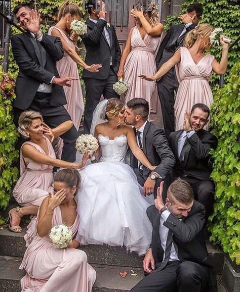 Make your wedding day unforgettable with these 50 creative and fun photo ideas. From candid shots to unique poses, find inspiration for capturing joyous memories. Funny Wedding Photography, Fun Wedding Pictures, Bridal Party Poses, Wedding Photography Bridal Party, Funny Wedding Pictures, Bridesmaid Pictures, Funny Bride, Bridal Parties Pictures, Bridesmaid Funny