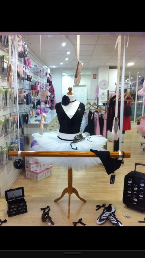 Dance Retailers: Get more Sales with these Window Display Ideas Dance Retail Store, Dance Costume Display Ideas, Dance Window Display, Dance Retail Store Display Ideas, Window Display Ideas, Ballet Shop, Dance Store, Street Style New York, Dance Studios