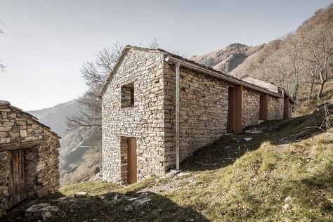 Portugal House, Small Rustic House, Swiss House, Old Houses Renovation, Stone Cabin, Mountain Cottage, Old Stone Houses, Farmhouse Renovation, Stone Cottages