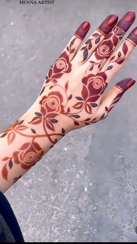 Mehendi Designs Right Hand, Khafif Mahendi Design Back Hand, Mehendi Designs For Hands Khafif, Back Mehndi Designs Simple, Simple Khafif Mehndi Designs, Back Hand Mehndi Designs Simple Beautiful, Mehndi Art Designs Front Hand, Back Mehndi Designs Hands, Mehndi Designs Back Hand Simple