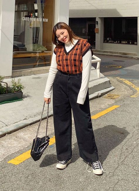 Plus Size Ootd Ideas, Outfit Cewe Gemuk, Outfit Inspo Winter Plus Size, Chubby Girl Winter Outfits, Midsize Asian Fashion, Plus Girl Outfits, Outfit Cewek Gemuk, Mid Size Dress Outfit, Chubby Winter Outfit