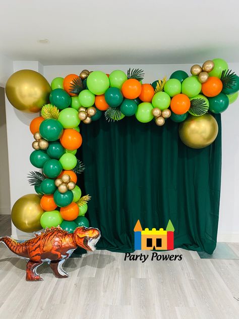 Dinosaur Balloon Backdrop Diy Dino Party, Dino Party Hats, Birthday Party Balloon Arch, Party Balloon Arch, Dino Decorations, Dino Party Decorations, Dinosaur Birthday Decorations, Dinosaur Birthday Theme, Dinosaur Party Decorations