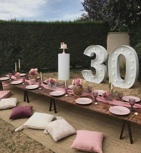 30th Birthday Bbq, 30th Birthday Activities, 30th Birthday Party Women, Dirty 30 Birthday Party, 30. Geburtstag Frau, 30th Birthday Party Themes, Outside Party, 30th Birthday Ideas For Women, 30th Birthday Themes