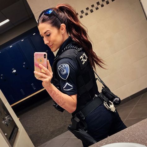 Police Officer Hairstyles Women, Police Hairstyles Women, Women Police, Female Police, Idf Women, Police Lives Matter, Female Police Officers, Dominic Toretto, Army Clothes