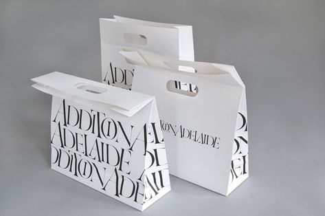 Desain Merek, Shopping Bag Design, Retail Bag, Paper Bag Design, Luxury Packaging Design, Japanese Graphic, Fashion Packaging, Packaging Ideas Business, Clothing Packaging