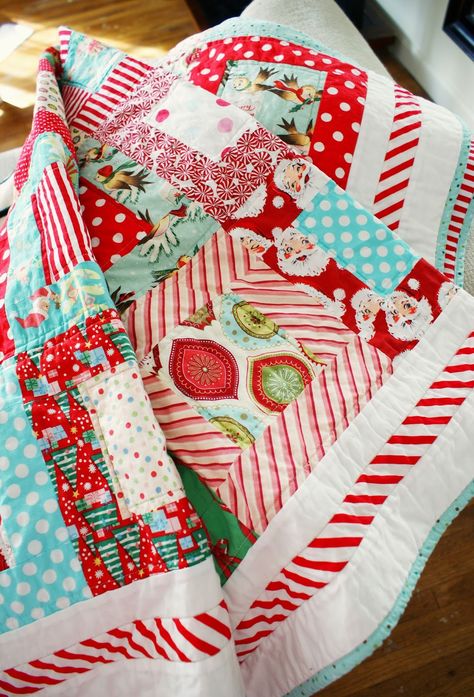 If you follow me on Instagram, you've probably seen my Christmas Economy Block Quilt . I've always wanted to make an Economy Block Quil... Christmas Quilt Patterns, Holiday Quilts, Winter Quilts, Christmas Sewing, Christmas Quilts, Christmas Quilt, Christmas Fabric, Quilting Crafts, Scrap Quilts