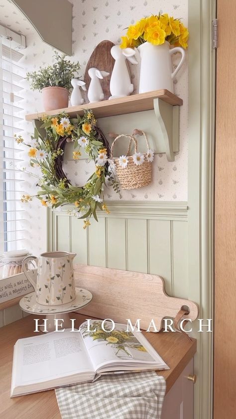 Spring Porch Decor, Cottage Style Decor, Spring Porch, Spring Summer Decor, Easter Decorations Outdoor, Hus Inspiration, Home Decor Living Room, Morning Everyone, Spring Easter Decor