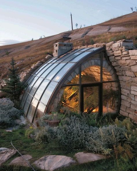 Grow food all year round in an underground greenhouse. Here's how House In A Greenhouse, House Plans With Greenhouse Attached, Tiny House Greenhouse, Greenhouse Layout Floor Plans, Inground Greenhouse, Greenhouse Flooring Ideas, Hillside Greenhouse, Green House Ideas Diy Cheap, Diy Green Houses