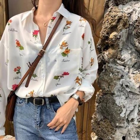 Print Shirts Women, Flower Print Shirt, Dude Perfect, Flower Print Blouse, Aesthetic Clothing Stores, Look Retro, Ropa Diy, Retro Stil, Mode Inspo