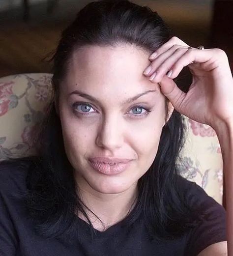 Angelina Jolie Recent Photos, Angelina Jolie Now, Angelina Jolie Face, Angelina Jolie Makeup, Megan Fox Photos, Celebrity Skin Care, Celebrity Quiz, Angelina Jolie Photos, Celebrity Wedding Dresses