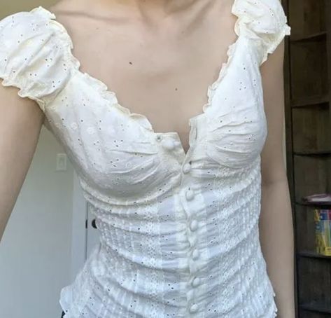 large, white https://www.yesstyle.com/en/sensarra-frill-trim-eyelet-lace-blouse/info.html/pid.1114025371 White Lace Corset, White Corset Top, Vintage Vacation, Lace Corset Top, Street Y2k, Jeans Outfit Winter, Vintage Aesthetic Fashion, Vintage Goth, Sleeves Design