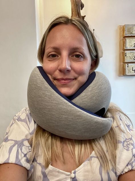 Best Neck Pillows For Travel, Travel Pillows For Airplanes, Best Travel Neck Pillow, Best Neck Pillow For Flying, Travel Pillow Hack, Best Travel Pillow Airplane, Diy Travel Pillow, Travel Neck Pillow Diy, Traveling Pillow