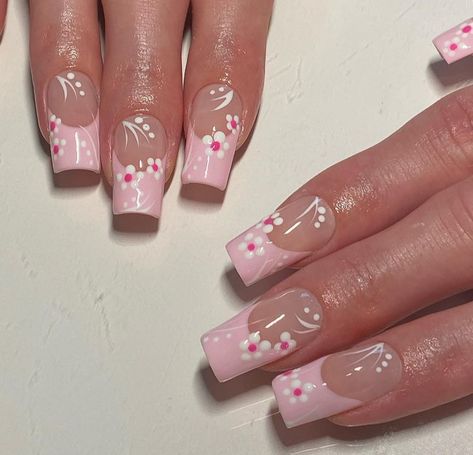 Medium Short Nails Y2k, Strawberry Acrylic Nails, Nails For Hawaii, Pink Nails Designs, Spring Nail Sets, Princess Nails, Acyrlic Nails, Nail Design Glitter, Nails Rose