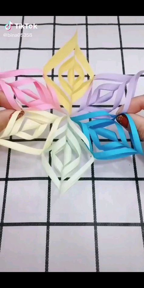 Kraf Kertas, Beautiful Origami, Gubahan Bunga, Kraf Diy, Colorful Paper, Seni Origami, A Beautiful Flower, Origami Crafts Diy, Diy Origami