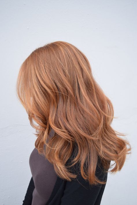 Ithaca Hair Stylist, Balayage hair color, red hair, natural hair color highlight Strawberry Blonde Hair Color, Red Hair Inspo, Long Hair Images, Natural Red Hair, Vlasové Trendy, Ginger Hair Color, Red To Blonde, Warm Blonde, Hair Color Auburn