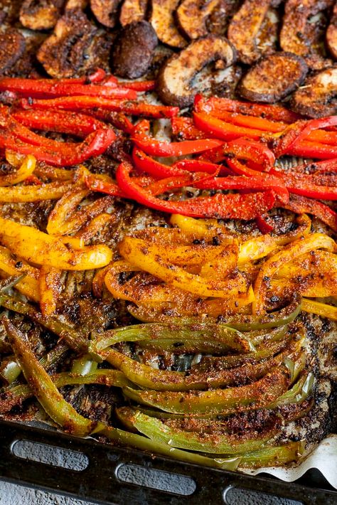 Fajita Vegetables Skillet, Fajita Veggies Oven, Sheet Pan Fajitas Vegetarian, How To Make Fajita Veggies, Fajitas Dinner Party, Mexican Fajita Recipe, Sheet Pan Fajita Veggies, Make Ahead Fajitas For A Crowd, Vegetable Fajitas Recipe