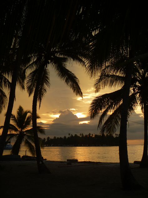 Chichime Island, San Blas Archipelago, Panama Nature, Scenery Aesthetic, San Blas Islands, Pretty Views, Pretty Landscapes, San Blas, Paradise On Earth, Sunset Pictures, Love Island