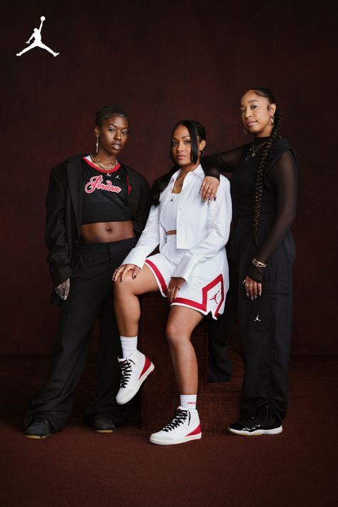 The 2023 Jordan Women’s Collective is all about uplifting creativity in the City of Angels—learn more & shop Jordan favs. Jordan Shoes Outfits Women, Siblings Photoshoot, Female Photoshoot, Jordan Women, Exercise Clothing, Graduation Decor, Baddie Aesthetic, Jordans Women, Aesthetic Vibe