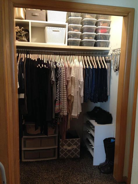 Closet Organization How To Decorate A Small Closet, How To Organize A Small Closet With Lots Of Clothes, Small Closet Organization Ideas Bedroom Clothing Storage, Konmari Closet, Maximize Small Closet, Small Apartment Closet, Dorm Closet Organization, Apartment Closet, Closet Declutter