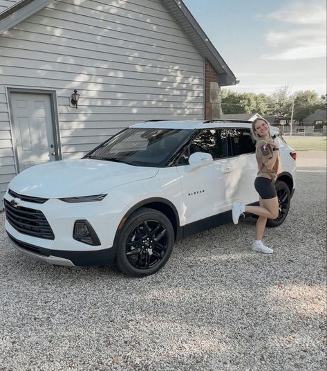 Suv White Dream Cars, Dream Suv Cars, Aesthetic Suv Cars, 2022 White Chevy Blazer, Cars For New Drivers, Suv Mom Aesthetic, Cars For Highschoolers, White Suv Cars, Mom Cars Luxury