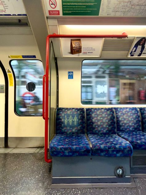 london tube aesthetic London, London Tube Aesthetic, Tube Aesthetic, London Vibes, London Tube, London View, The Tube, London Underground