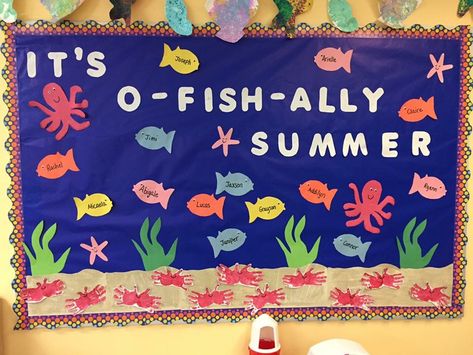 #toddler #toddlerbulletinboard #bulletinboard #classroom #bulletinboardideas #summer #fish #daycare Summer Bulletin Boards For Daycare, Daycare Bulletin Boards, Toddler Bulletin Boards, Summer Daycare, Summer Bulletin Board, Class Bulletin Boards, Bulletin Boards Theme, Cute Bulletin Boards, Preschool Boards