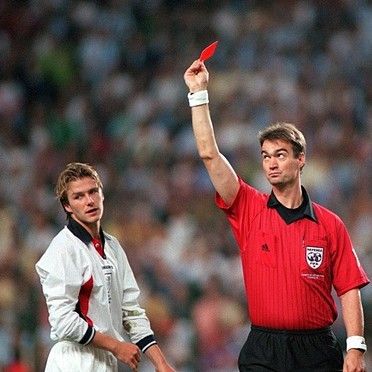 1998 World Cup, #England against #Argentina David #Beckham receives his marching orders for a petulant tackle on Diego #Simeone Argentina, David Beckham Young, David Beckham Pictures, David Beckham Wallpaper, ديفيد بيكهام, World Cup England, 1998 World Cup, Documentary Now, Posh And Becks