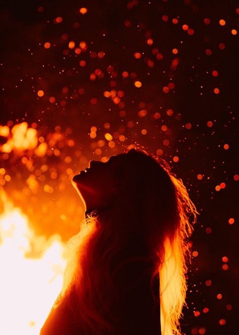 fire girl aesthetic, flame, hot, warmly, burnt, energy, smoke, insubstantial, dark, heat, Christmas, abstract, danger, blur, bright Adventure Time, Throne Of Glass, 판타지 아트, Foto Inspiration, Character Aesthetic, Book Aesthetic, 그림 그리기, Character Inspiration, Stranger Things