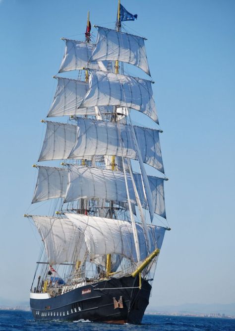 “ Tall Ship Mercedes “ More Bateau Pirate, Navi A Vela, Old Sailing Ships, Clipper Ship, Tall Ship, Sailing Vessel, Wooden Ship, Yacht Boat, Tall Ships