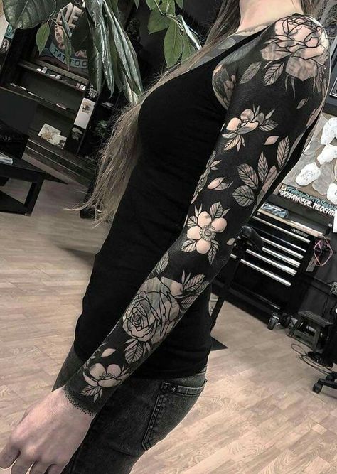 Blast Over Tattoo, Herren Hand Tattoos, Cover-up Tattoo, Black Sleeve Tattoo, Tato Dada, Solid Black Tattoo, Black Tattoo Cover Up, Blackout Tattoo, Tattoo Zeichnungen