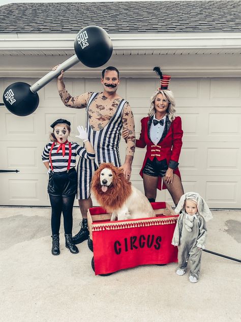 Ring Leader Family Costume, Magician Family Costume, Circus Concession Costume, Family Circus Costumes Diy, Circus Theme Party Costumes, Circus Themed Halloween Costumes, Diy Ring Leader Costume Women, Circus Theme Outfits Women, Circus Costume Family