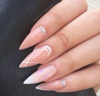 #stilletonails #naturalcolor Pointy Nail Designs, Pointy Nails, Classy Nail Designs, Stilleto Nails, Her Nails, Nagel Inspo, Classy Nails, Best Acrylic Nails, Nail Polishes