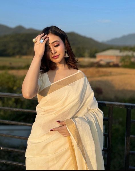 ig.dolly___gurumayum Brown Saree Look, Onam Outfits, Simple Saree Designs, Trendy Outfits Indian, Saree Wearing Styles, Set Saree, Indian Women Fashion, Fashionable Saree Blouse Designs, Fancy Sarees Party Wear