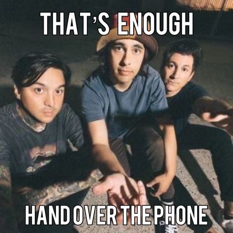 Vic Fuentes, Pierce The Veil Widget, Vic Fuentes Icons, Ptv Wallpaper, Funny Band Memes, Jaime Preciado, Tony Perry, Emo Memes, Punk Scene