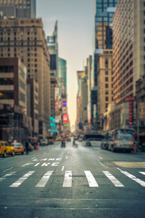 New York City Background, Street Background, App Background, Blurred Background Photography, Beach Background Images, Blur Photo Background, Blur Background In Photoshop, Black And White Art Drawing, City Background