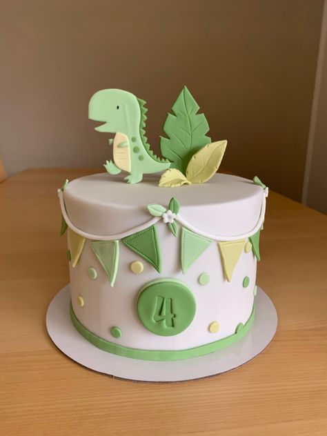 Minimalist Dinosaur Cake, Mini Dinosaur Cake, Dinosaurs Cake Ideas, Dinosaur Cake Cute, Dinosaur Cake 1st Birthday, Dinosaur Cake 2nd Birthday, Dinosaur Birthday Cake 1st, Dinasour Theme Birthday Party, Easy Dino Cake