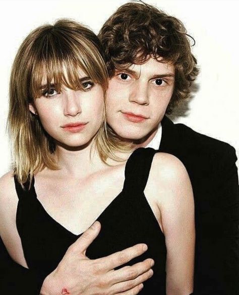 I remember this Tyler Shields photoshoot of Emma Roberts and Evan Peters. Wow, Emma looks so different. Evan Peters, Emma Roberts And Evan Peters, Famous Couples, Iconic Fashion, Emma Roberts