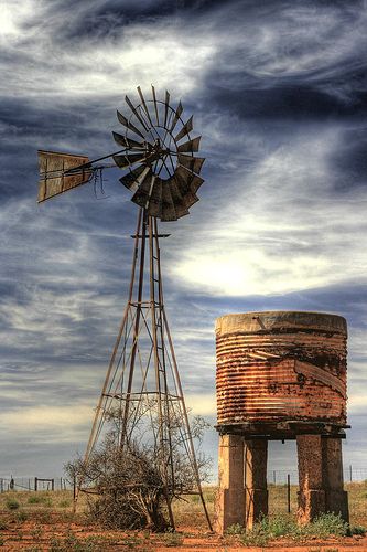 Snow in Old Farm Windmills | Rustic Windmill | Flickr - Photo Sharing! Farm Windmill, Windmill Water, Windmill Decor, Water Wheels, Wind Mills, Old Windmills, Country Barns, Wilde Westen, Country Scenes