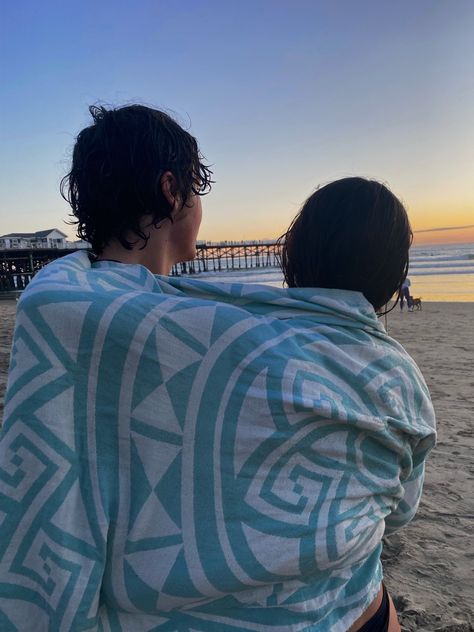 Couple Beach Pictures, Beach Romance, Holiday Aesthetic, Beach Date, Summer Couples, Summer Romance, The Love Club, Teen Love